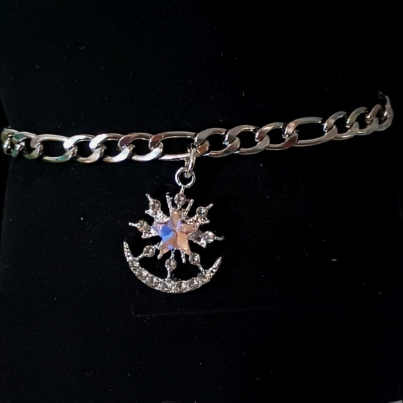 Lovely Rhinestone Charm Bracelet So Pretty and Shimmering - Picture 5 of 12